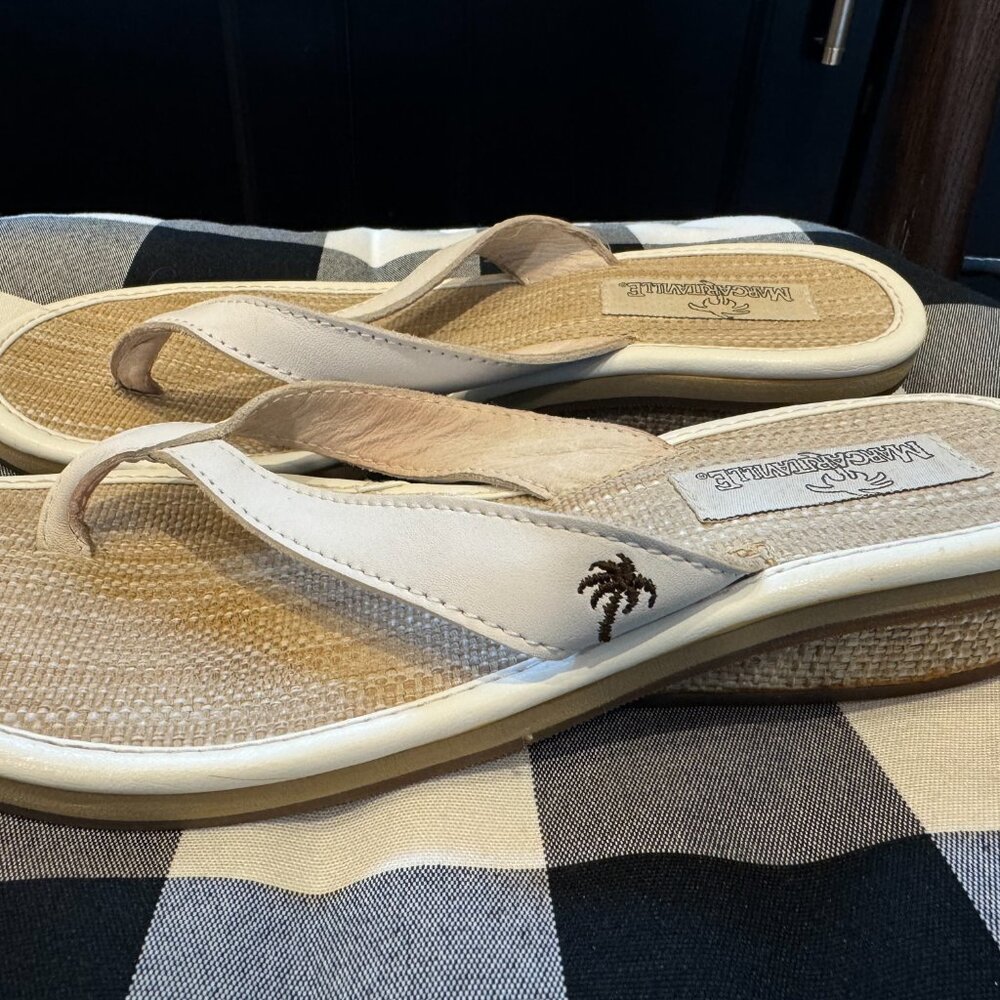 Womens Margaritaville Raffia and Leather Flipflops Sz 8 Like new
